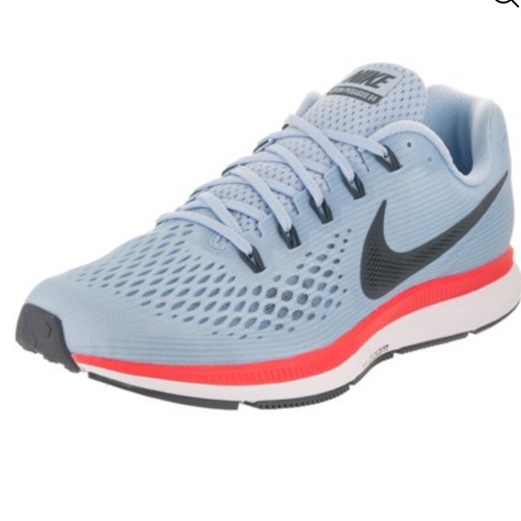 Nike Shoes - 🌹2/$25 Nike air zoom pegasus ice blue sneakers